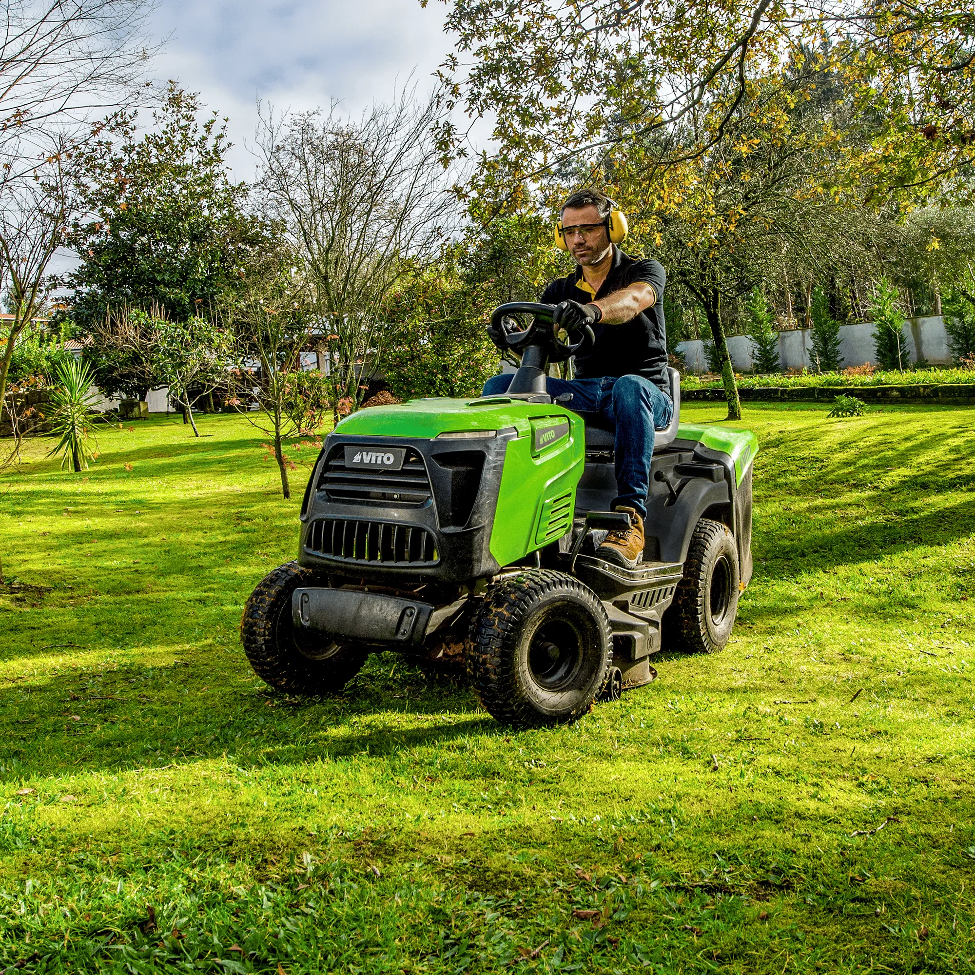 VITCRH86 | Hydrostatic Lawn Tractor 86 Cm | VITO